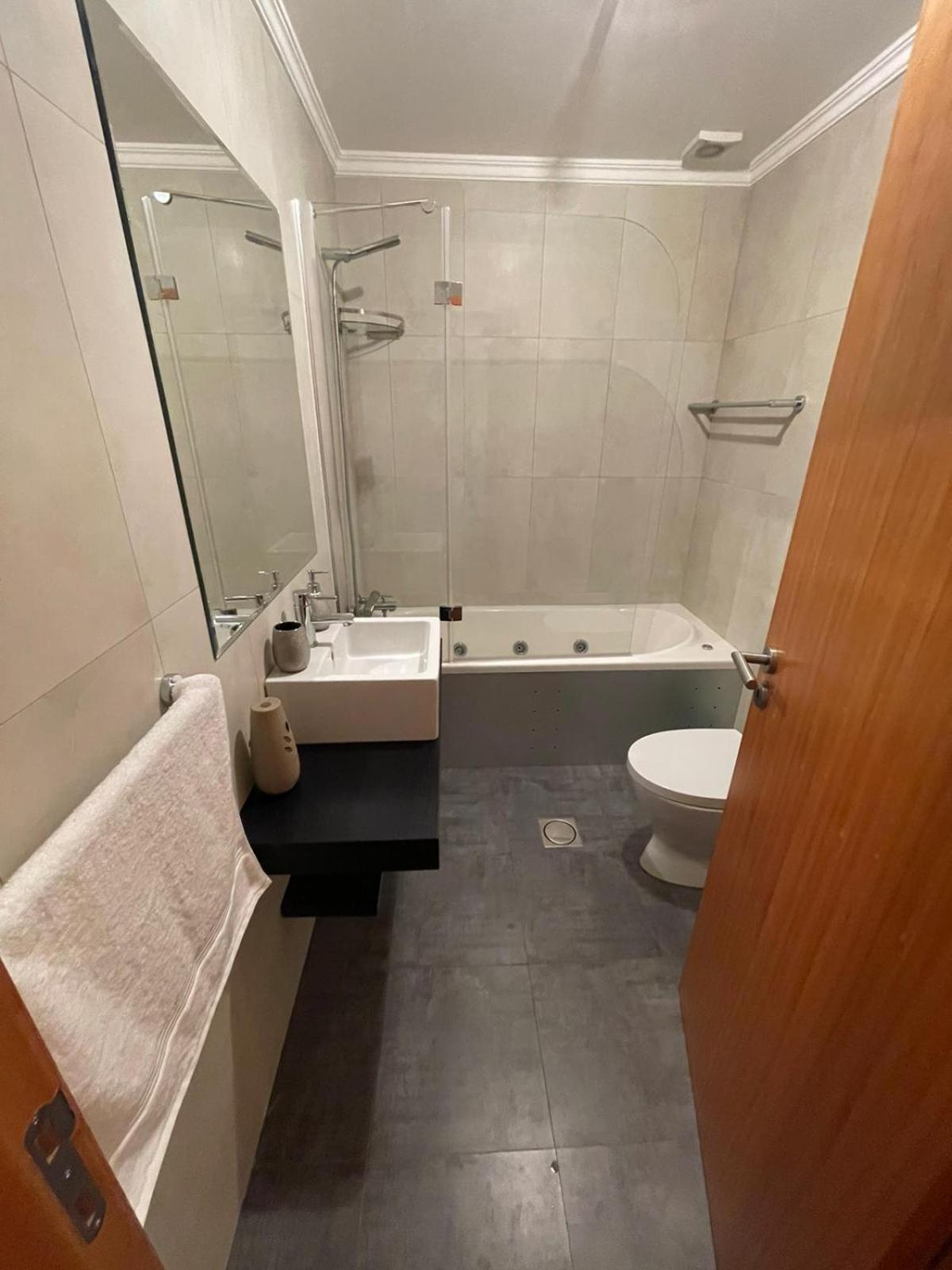 Nice And Modern Flat Near Airport Santa Cruz  Ngoại thất bức ảnh
